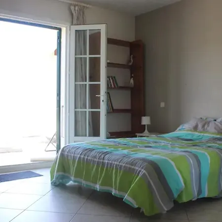 Spacieuse A Saint-florent Avec Piscine